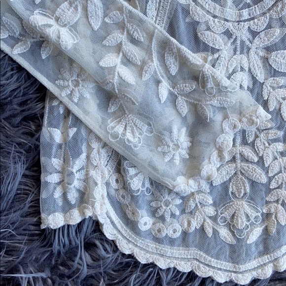 REWIND Sheer Lace Embroidered Bell Sleeve Top 🔴 - Picture 9 of 14